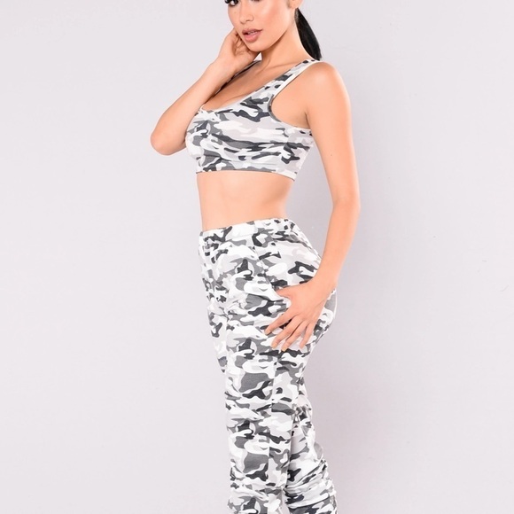 🔥Fashion Nova, Soft Gray Camo Set, Excellent Condition, Size Small - Picture 5 of 10
